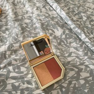 Too Faced Cosmetics Blush Highlighter Duo